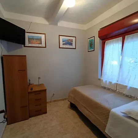 Xenion 게스트하우스 *