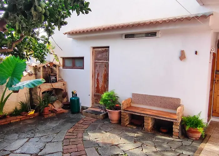 Xenion בית הארחה